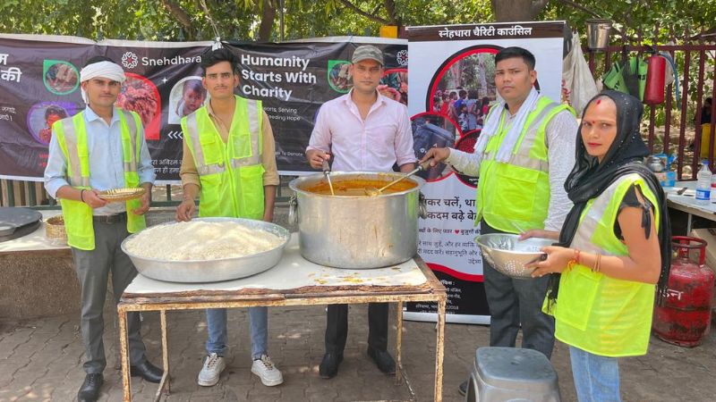 Food Distribution, Sector 37, Gurgaon