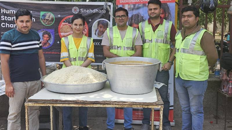 Food Distribution, Sector 37, Gurgaon