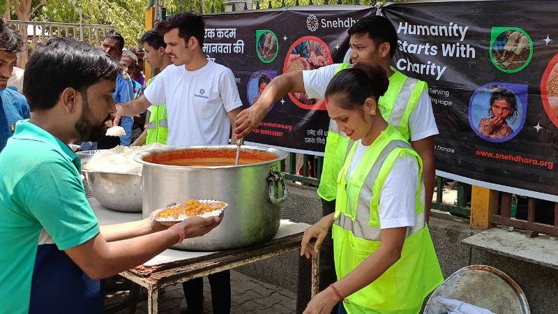 Food Distribution, Sector 37, Gurgaon