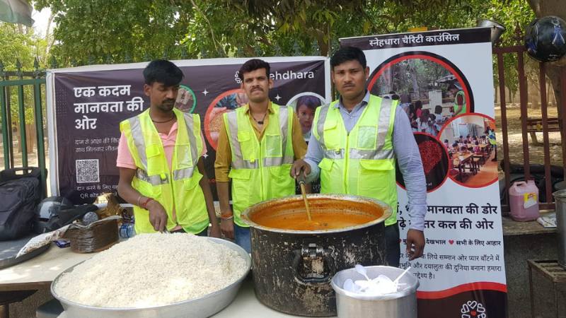 Food Distribution, Sector 37, Gurgaon