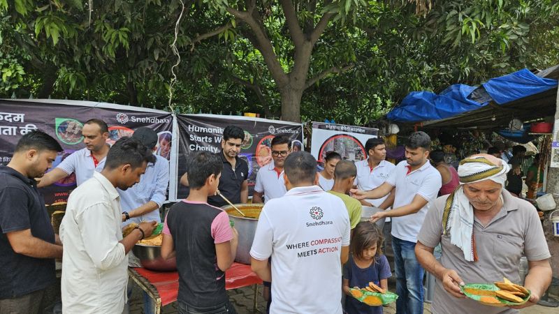 Food Distribution, Sector 37, Gurgaon