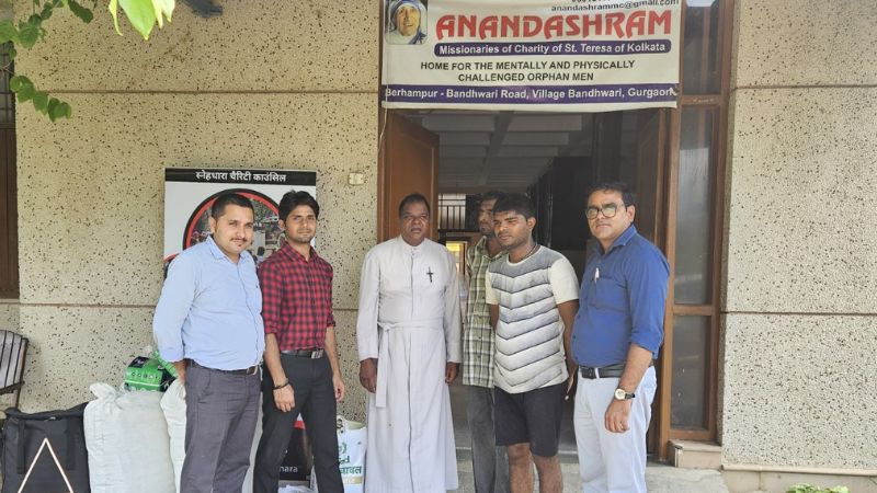 Distribution of Adult Diapers at Anandashram, Berhampur, Gurgaon, Haryana