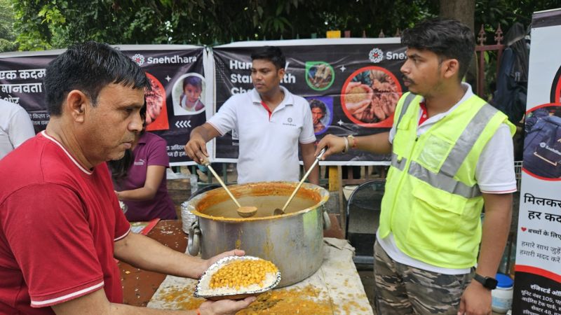 Food Distribution, Sector 37, Gurgaon